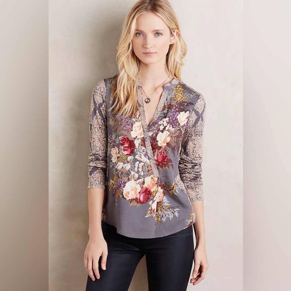 Tiny at Anthropologie Jardim floral blouse. Size Medium. Excellent condi…